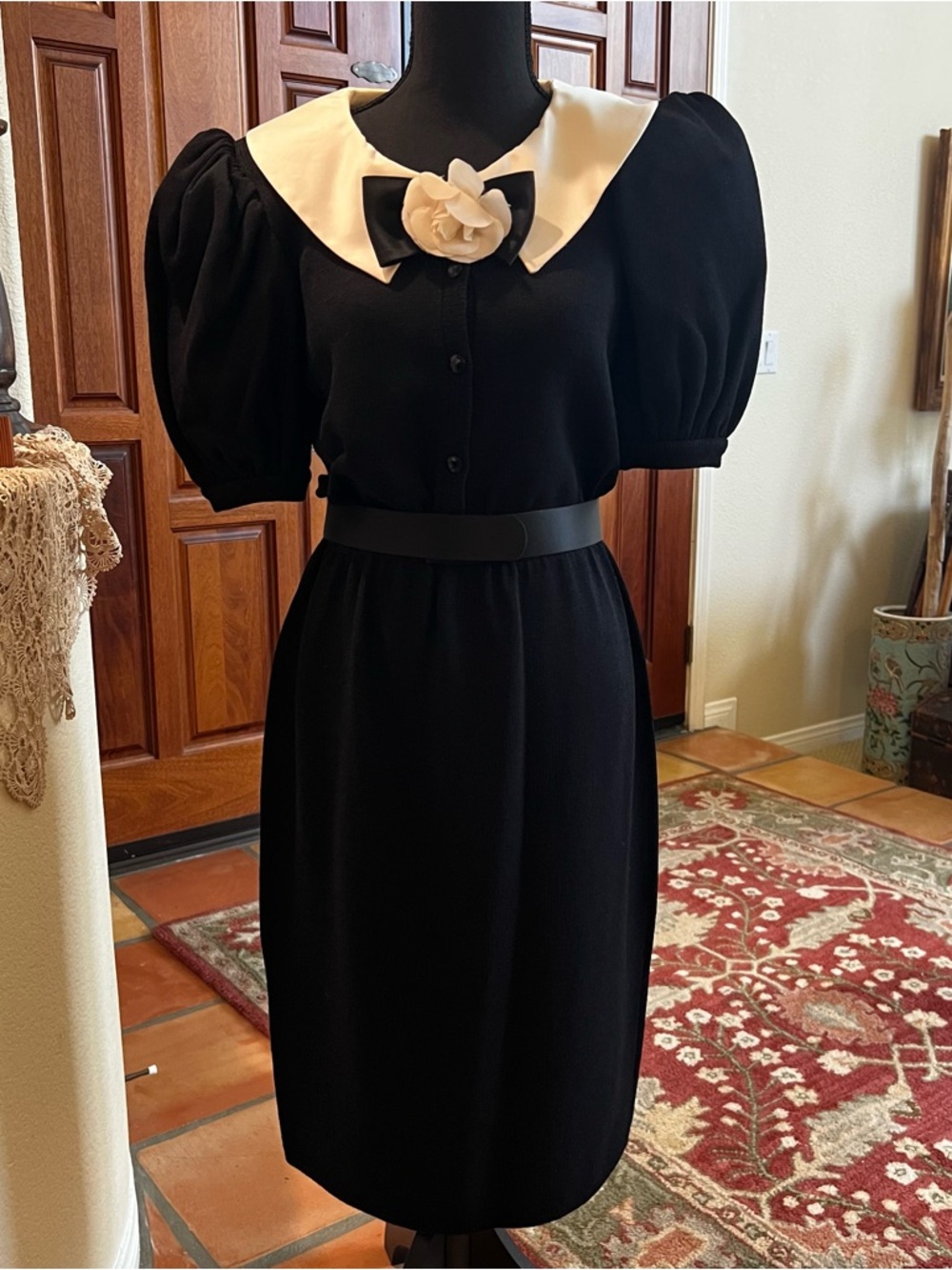 Vintage 90’s St John Black Knit Belted Dress White Collar Size 6 Flower Pin